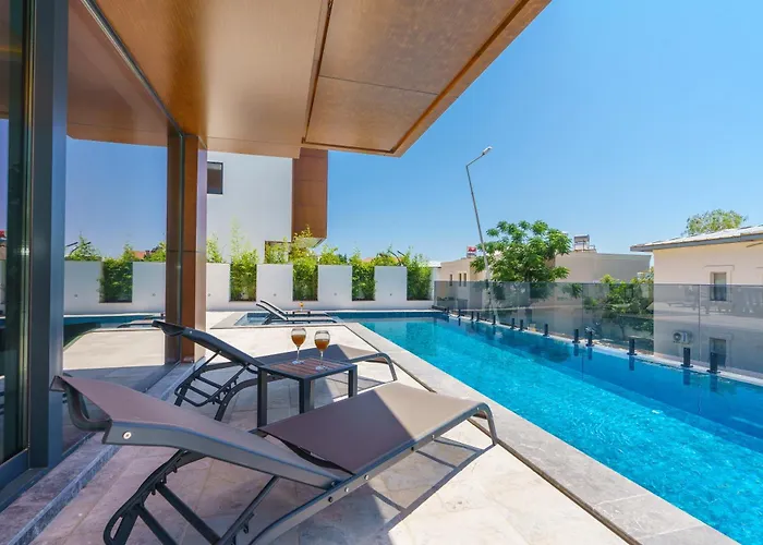 Port Alissia 别墅 *