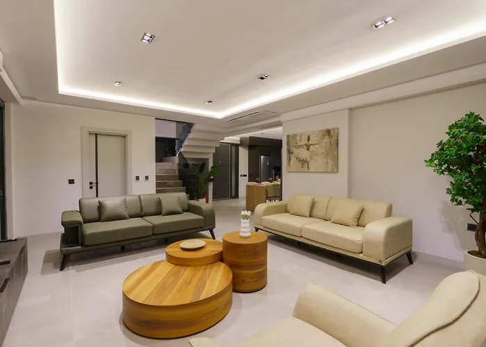 Port Alissia 别墅 *